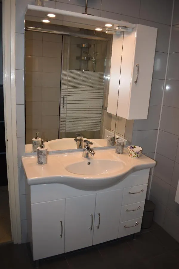 Apartment Leone Umago 0*,  Croazia