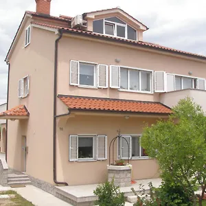 https://apartment-veglia.primorje-gorskikotar.com